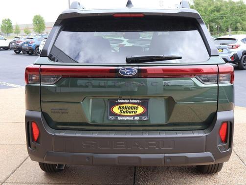 Deep Emerald Green Pearl 2026 Subaru Outback Limited