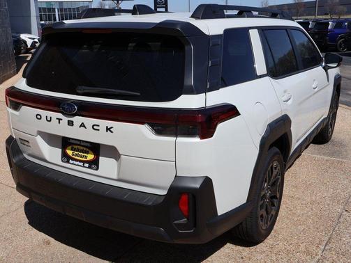 Crystal White Pearl 2026 Subaru Outback Limited XT