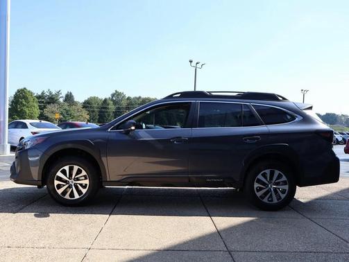 2025 Subaru Outback Base