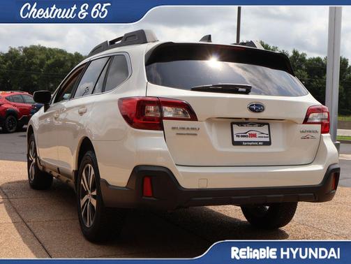 Crystal White Pearl 2019 Subaru Outback 2.5i Limited