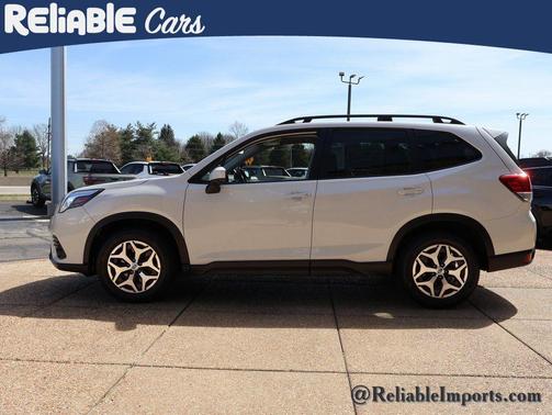 Crystal White Pearl 2023 Subaru Forester Premium