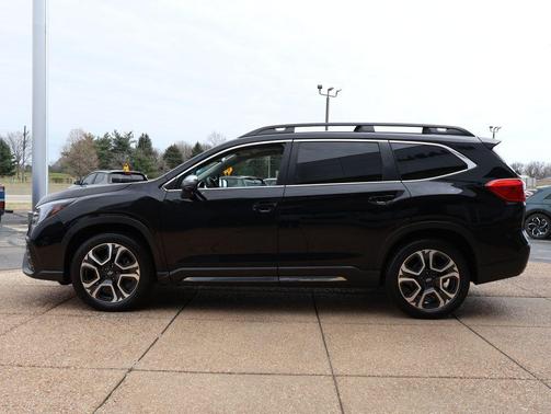 Crystal Black Silica 2023 Subaru Ascent Limited 7-Passenger