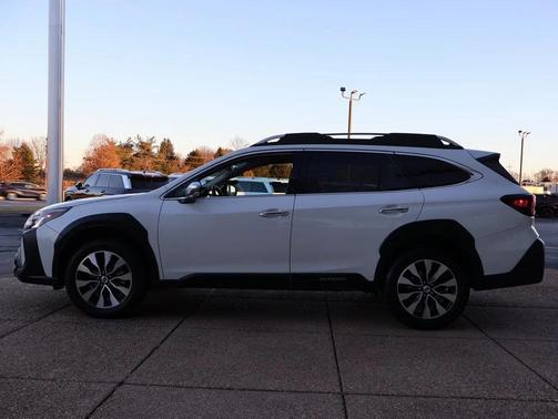2023 Subaru Outback Touring