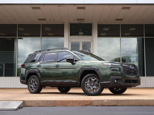 Deep Emerald Green Pearl 2026 Subaru Outback Premium