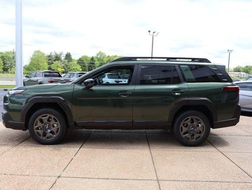 Deep Emerald Green Pearl 2026 Subaru Outback Premium