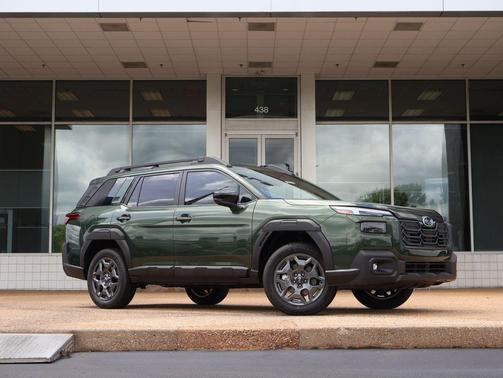 Deep Emerald Green Pearl 2026 Subaru Outback Premium