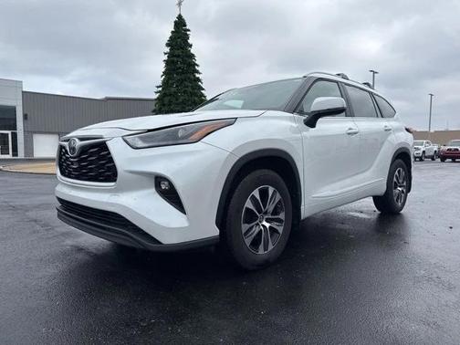 2024 Toyota Highlander XLE