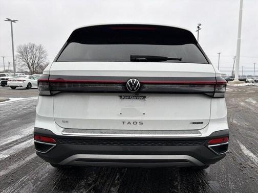 2025 Volkswagen Taos 1.5T SE