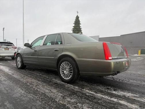 2011 Cadillac DTS Luxury Collection
