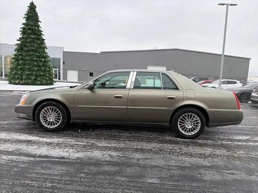 2011 Cadillac DTS Luxury Collection