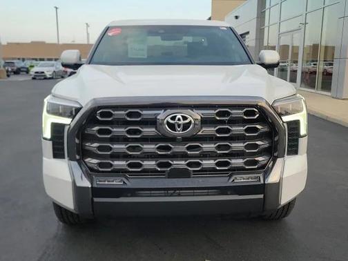 2025 Toyota Tundra Hybrid Platinum