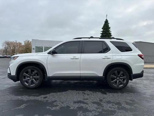 2023 Honda Pilot AWD Sport