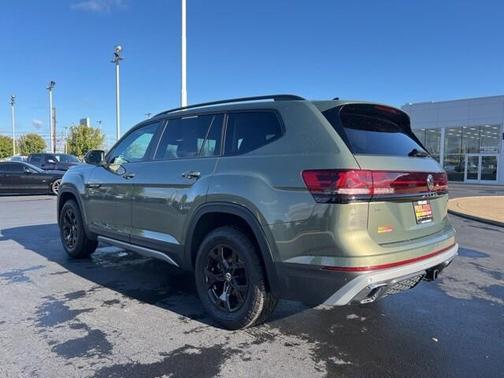2025 Volkswagen Atlas 2.0T Peak Edition