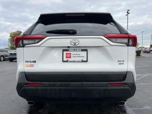 2022 Toyota RAV4 XLE