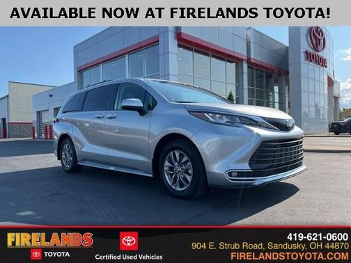 2022 Toyota Sienna XLE 8 Passenger