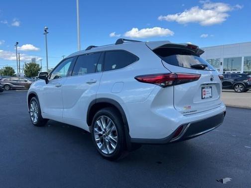 2022 Toyota Highlander Hybrid Limited