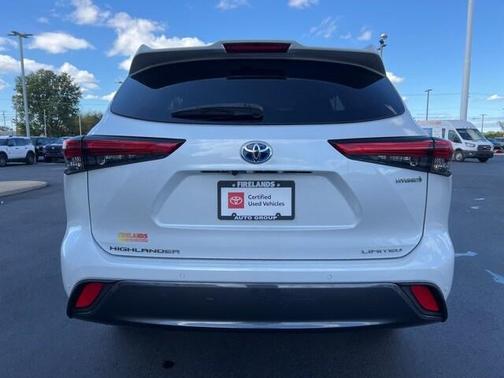 2022 Toyota Highlander Hybrid Limited