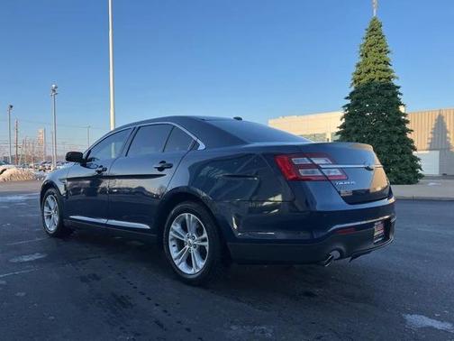 2016 Ford Taurus SEL