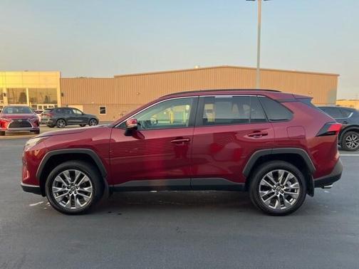 2022 Toyota RAV4 XLE Premium
