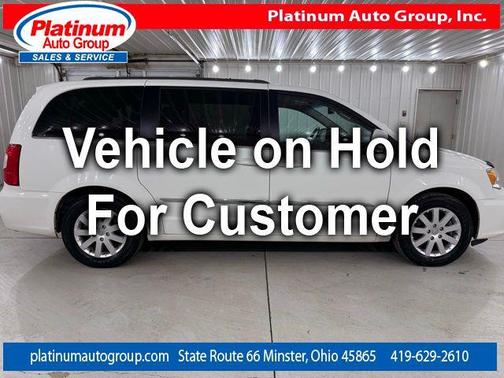 2013 Chrysler Town & Country Touring