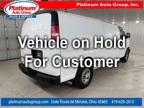 Summit White 2017 Chevrolet Express 3500 Work Van