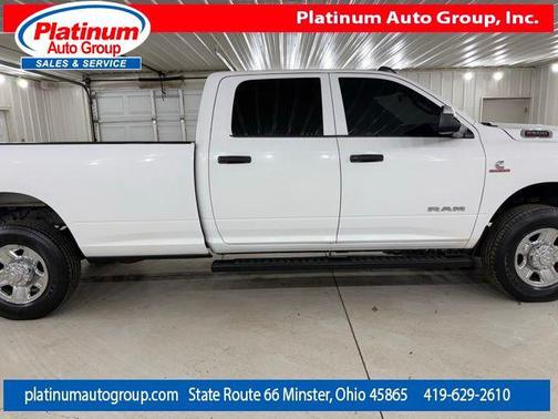 Bright White Clearcoat 2022 RAM 2500 Tradesman Crew Cab 4x4 8' Box