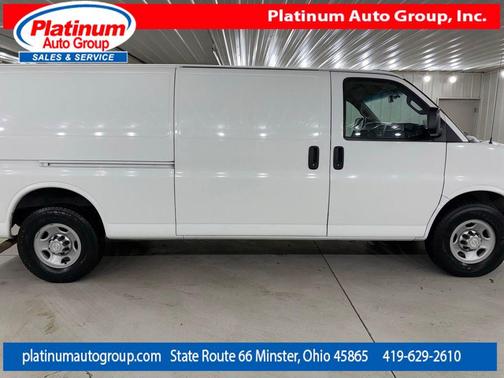 Summit White 2016 Chevrolet Express 3500 Work Van
