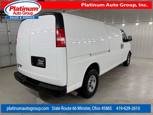 Summit White 2016 Chevrolet Express 3500 Work Van