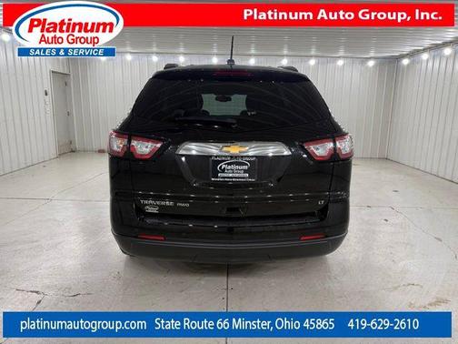 Mosaic Black Metallic 2017 Chevrolet Traverse 2LT