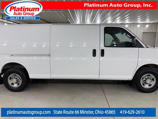 Summit White 2017 Chevrolet Express 3500 Work Van