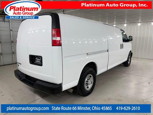 Summit White 2017 Chevrolet Express 3500 Work Van