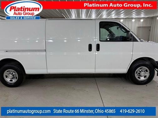 Summit White 2017 Chevrolet Express 3500 Work Van