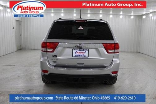 Photo 4 of 58 of 2012 Jeep Grand Cherokee Overland