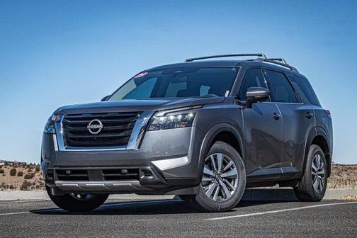 2025 Nissan Pathfinder SL