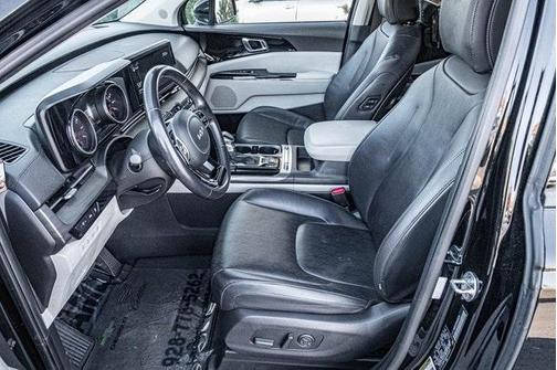 2022 Kia Carnival SX