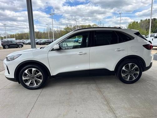 STAR WHITE METALLIC TRI-COA 2023 Ford Escape PLATINUM