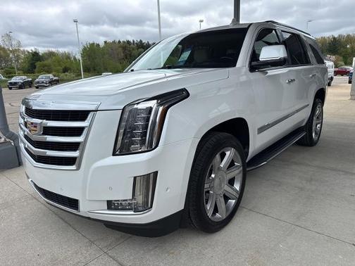 Crystal White Tri-Coat 2019 Cadillac Escalade LUXURY