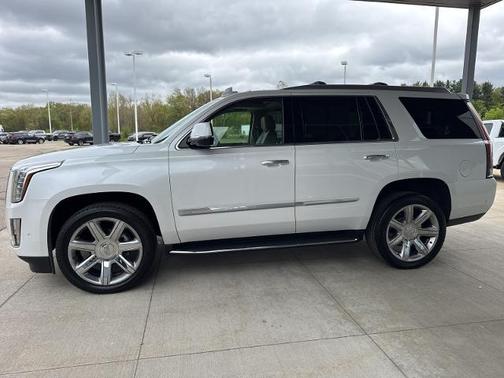 Crystal White Tri-Coat 2019 Cadillac Escalade LUXURY