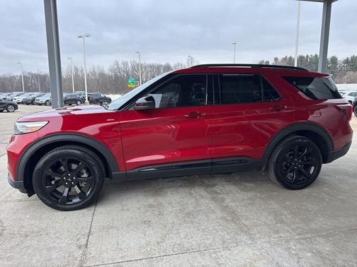 2024 Ford Explorer ST-LINE