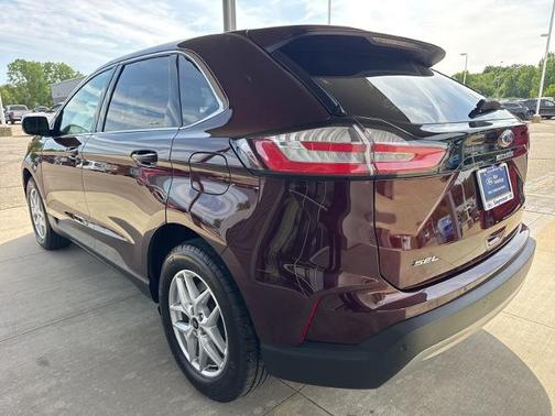 BURGUNDY VELVET MET TINT CC 2024 Ford Edge SEL