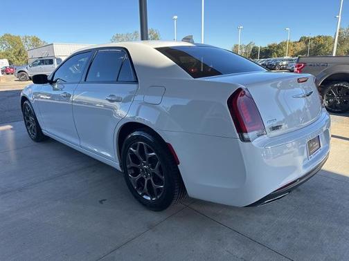 2018 Chrysler 300 TOURING
