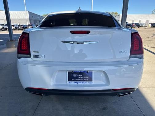 2018 Chrysler 300 TOURING