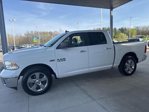 2017 RAM 1500 SLT