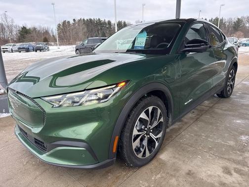 2025 Ford Mustang Mach-E SELECT