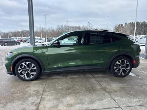 2025 Ford Mustang Mach-E SELECT