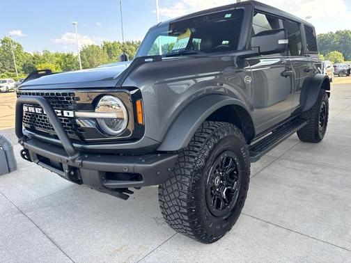 CARBONIZED GRAY METALLIC 2023 Ford Bronco WILDTRAK