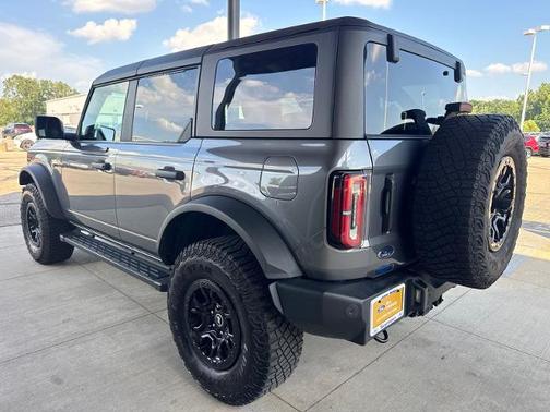 CARBONIZED GRAY METALLIC 2023 Ford Bronco WILDTRAK