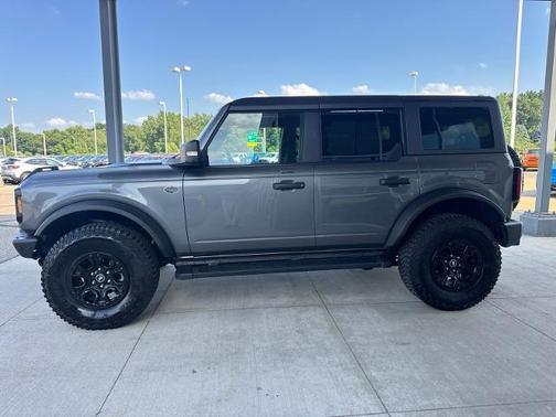CARBONIZED GRAY METALLIC 2023 Ford Bronco WILDTRAK