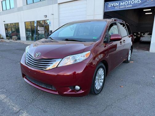 2016 Toyota Sienna XLE Premium