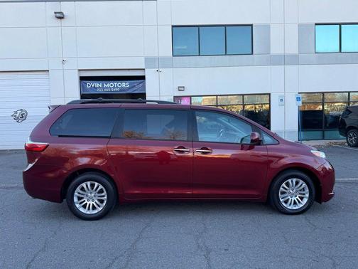 2016 Toyota Sienna XLE Premium